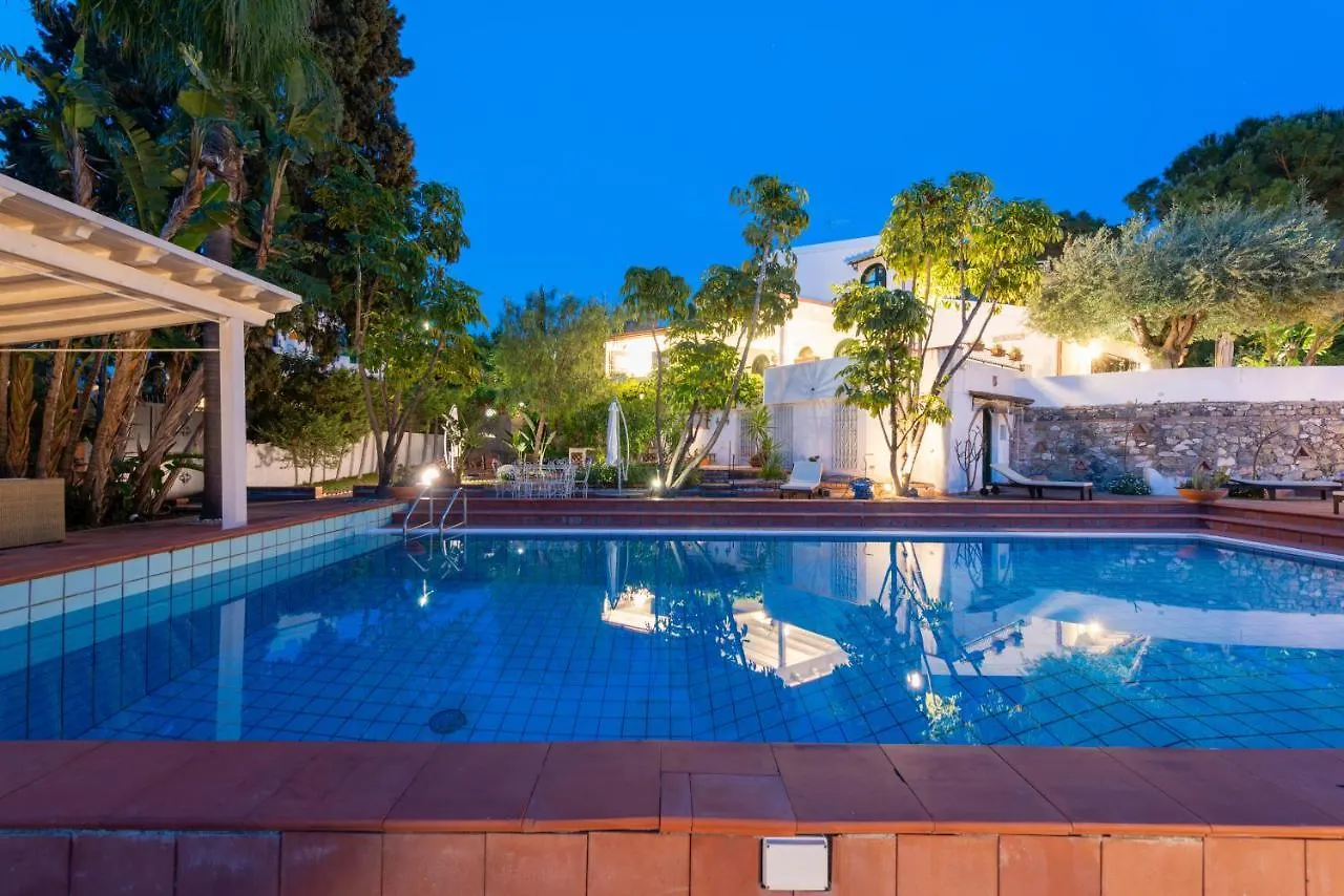 Villa With Pool & Jacuzzi Taormina Italy