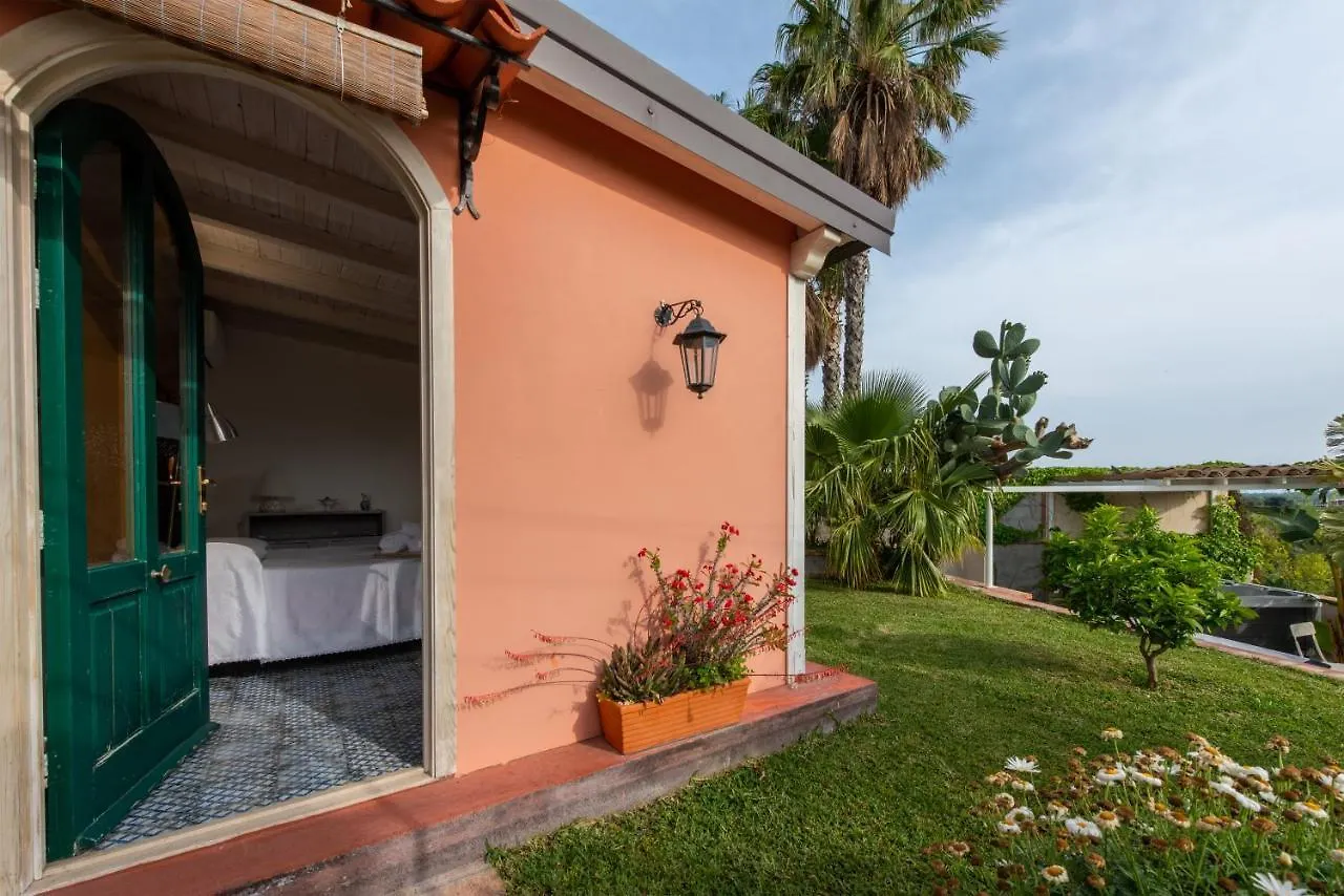 Villa With Pool & Jacuzzi Taormina Italy