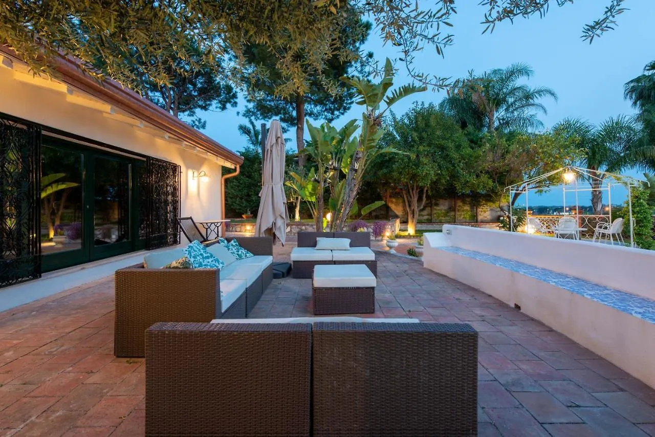 Villa With Pool & Jacuzzi Taormina Italy