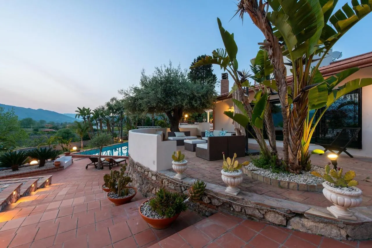 Villa With Pool & Jacuzzi Taormina Italy
