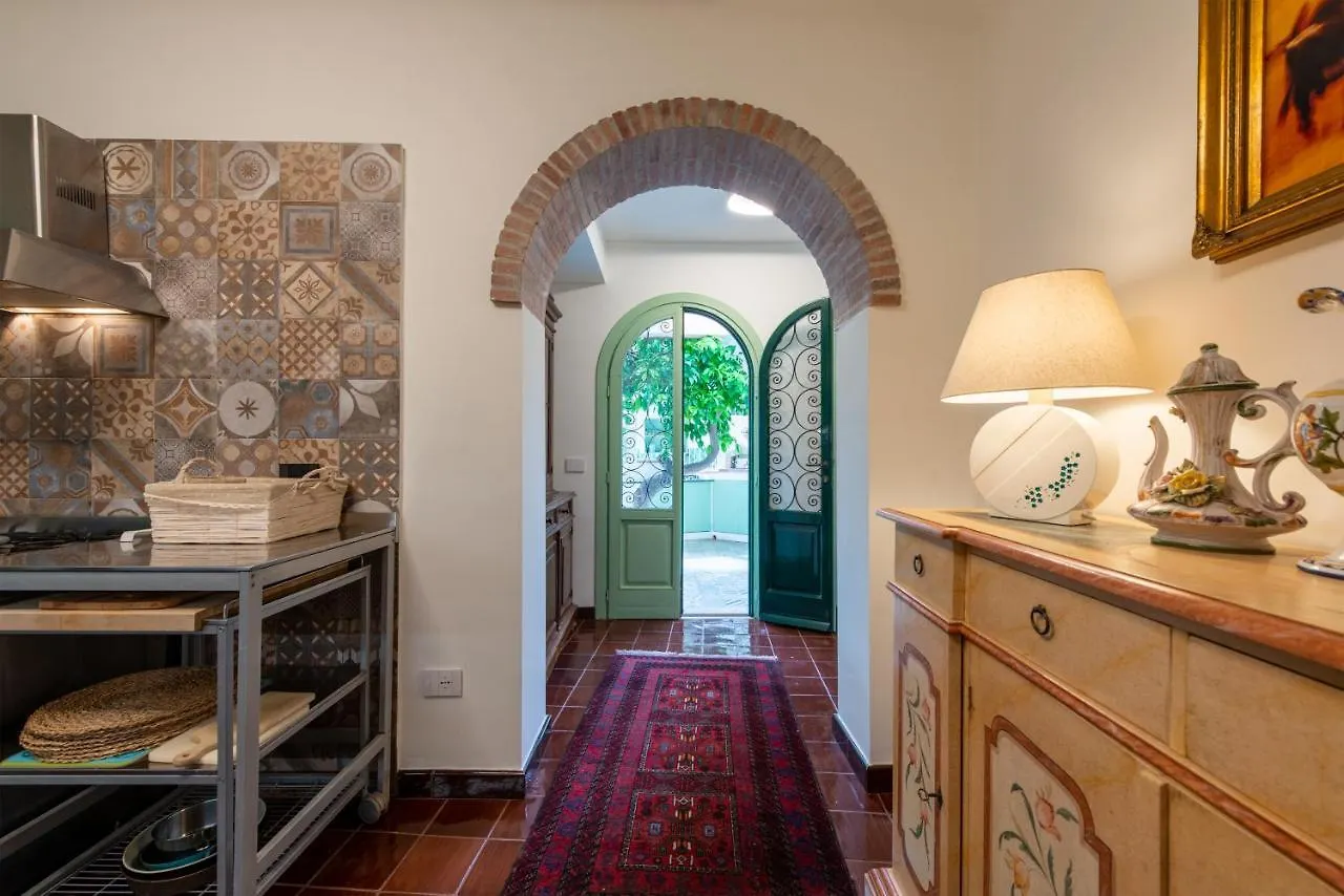 Villa With Pool & Jacuzzi Taormina 0*,