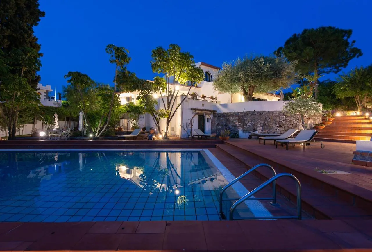 Villa With Pool & Jacuzzi Taormina Italy