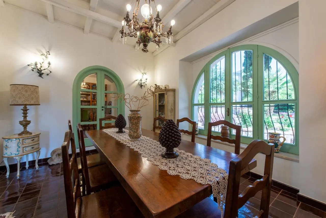 Villa With Pool & Jacuzzi Taormina Italy