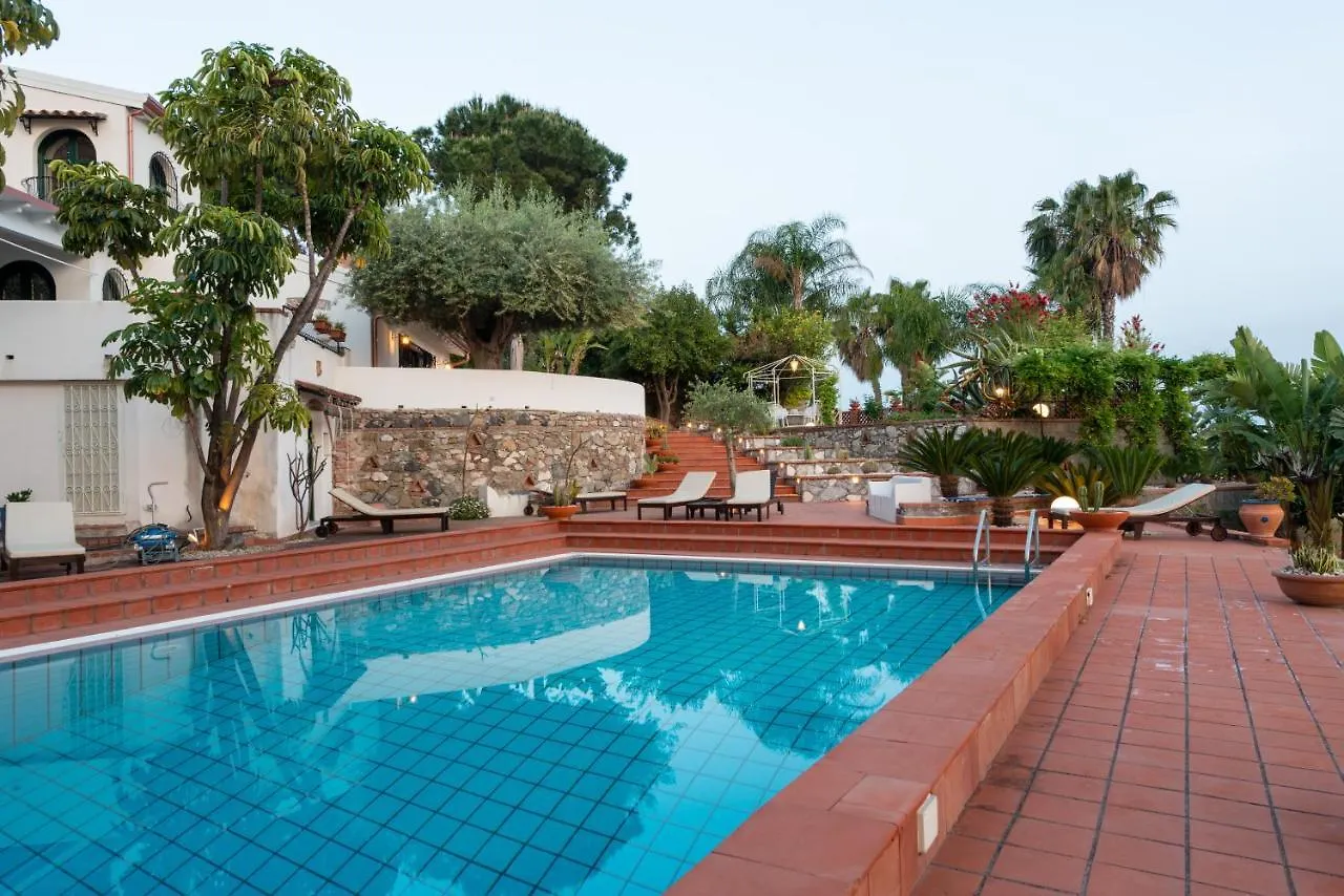 Villa With Pool & Jacuzzi 0*, Taormina