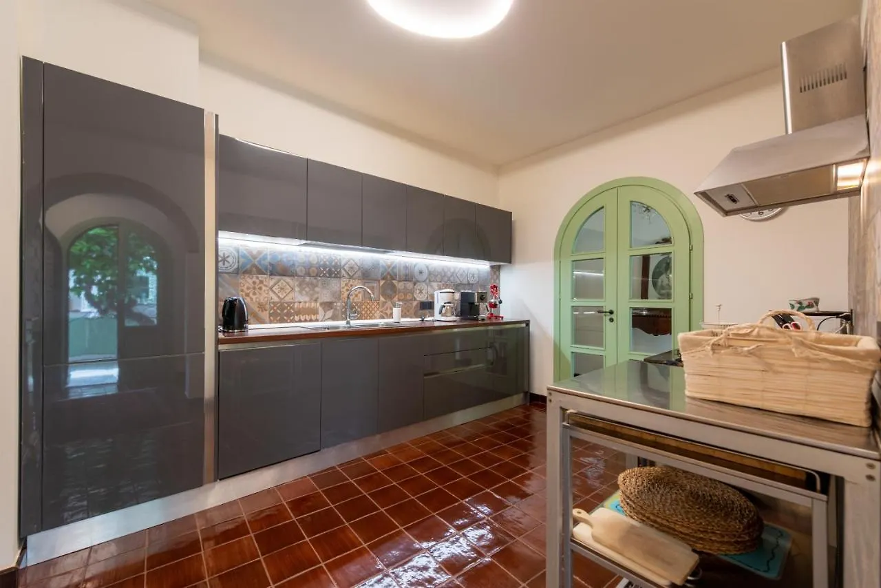 Villa With Pool & Jacuzzi 0*, Taormina Italien