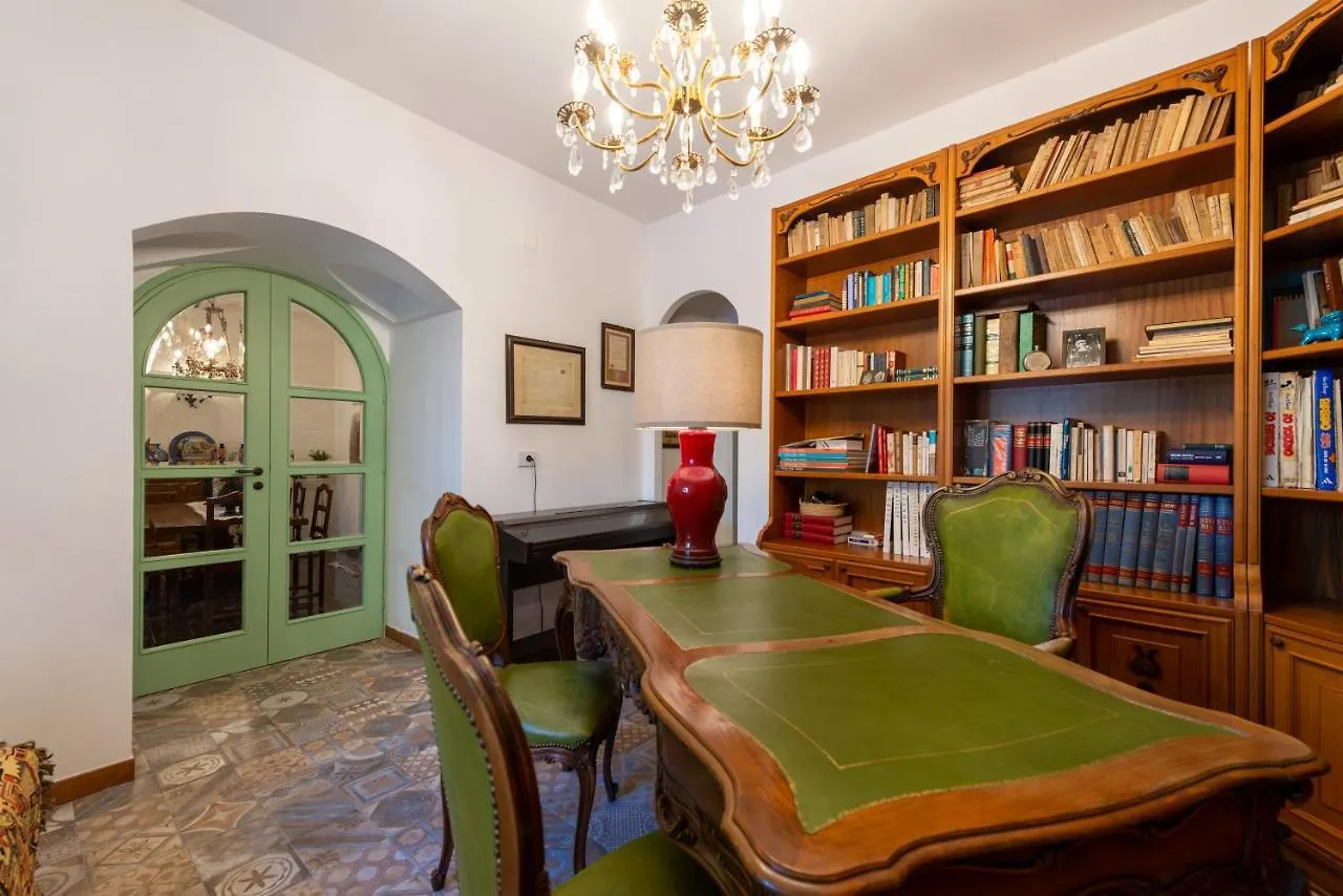 Villa With Pool & Jacuzzi Italien