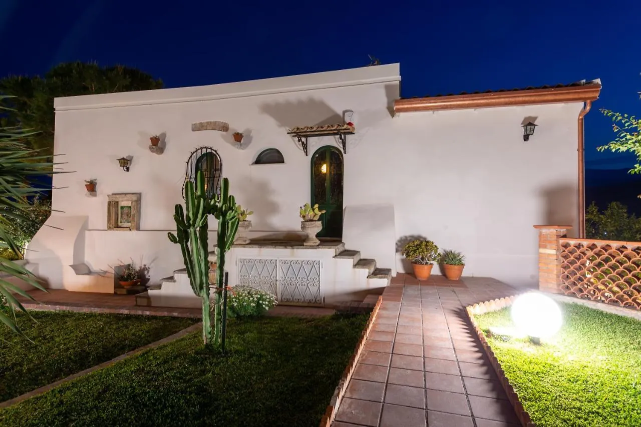Villa With Pool & Jacuzzi Italien